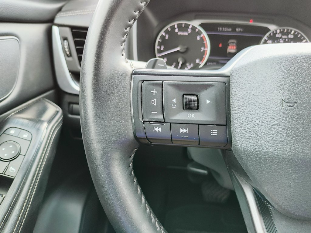 Used 2025 Nissan Rogue SV FWD image 19