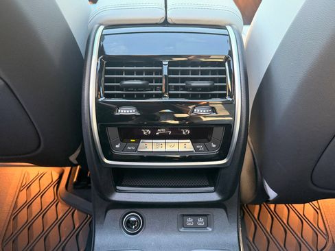 New 2027 BMW X7 xDrive40i w/ M Sport Package AWD/4WD image 16