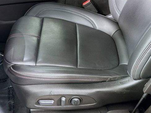 Certified 2022 Chevrolet Traverse RS image 21