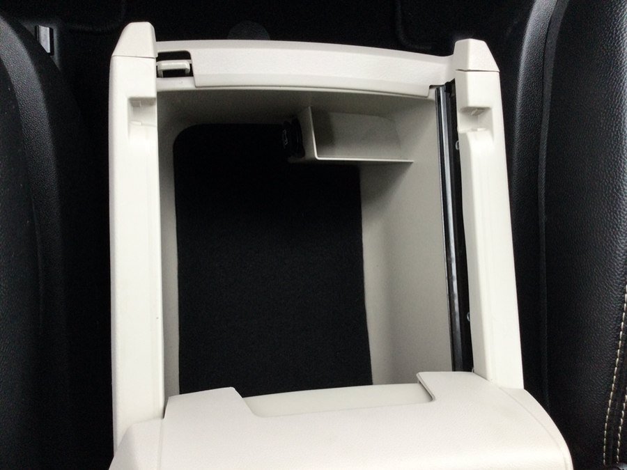 Used 2015 Chrysler Town & Country Touring w/ Driver Convenience Group FWD image 38