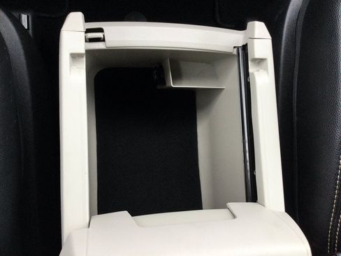 Used 2015 Chrysler Town & Country Touring w/ Driver Convenience Group FWD image 38