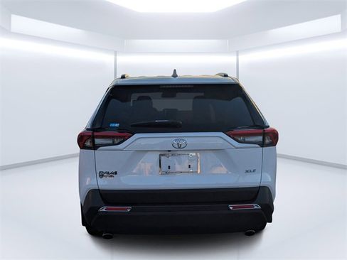 Used 2025 Toyota RAV4 XLE image 4