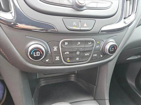 Used 2023 Chevrolet Equinox RS FWD image 19