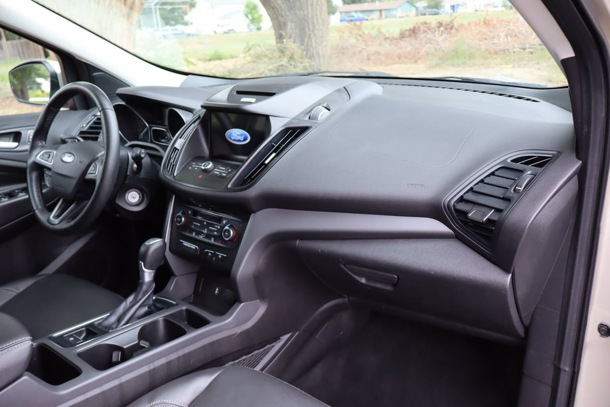 Used 2017 Ford Escape SE w/ SE Leather Comfort Package AWD/4WD image 17