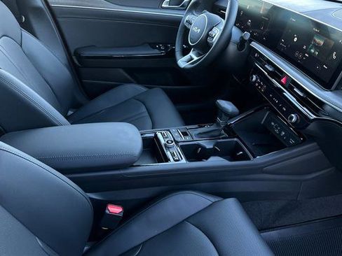 New 2025 Kia K5 EX image 17