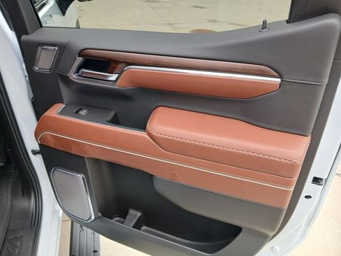 New 2026 GMC Sierra 1500 Denali Ultimate w/ LPO, Black Badging Package image 25