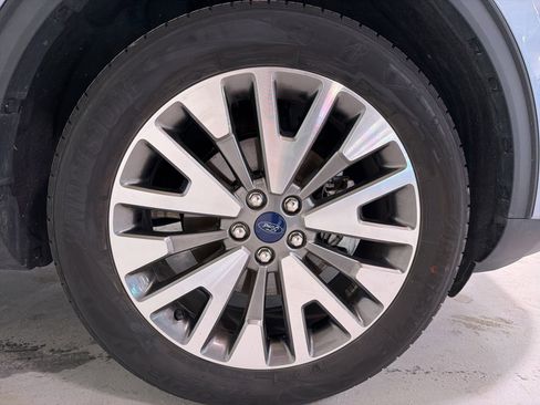 Used 2022 Ford Escape Titanium image 16