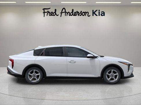 New 2025 Kia K4 LXS image 26