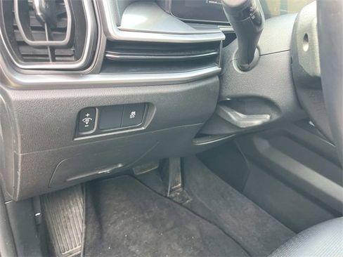 Used 2024 Kia Sorento S image 30