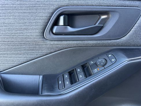 Certified 2023 Nissan Rogue S image 17