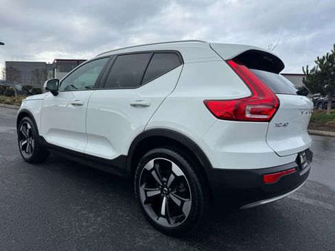 Used 2020 Volvo XC40 T5 Momentum w/ Protection Package Premier image 7