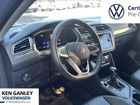 Used 2023 Volkswagen Tiguan SE FWD image 11
