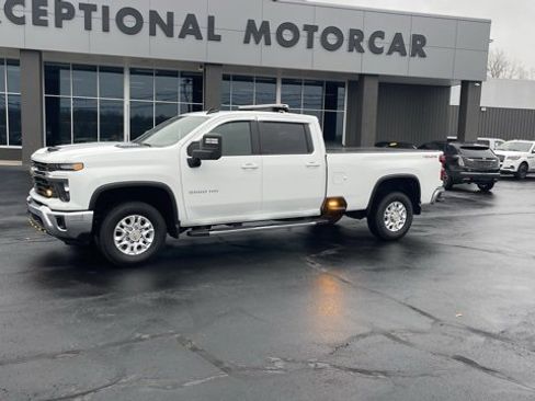 Used 2024 Chevrolet Silverado 3500 LT w/ Convenience Package image 10