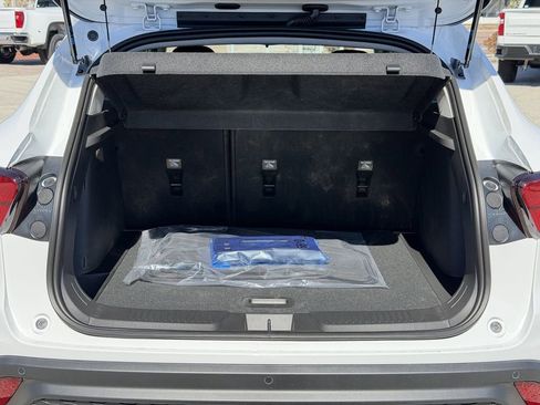 New 2026 Chevrolet Trax LT w/ Driver Confidence Package image 9