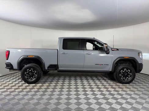 Used 2024 GMC Sierra 2500 AT4X AWD/4WD image 5
