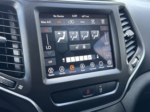 Used 2022 Jeep Cherokee Trailhawk w/ Comfort/Convenience Group AWD/4WD image 19