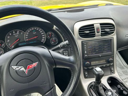 Used 2005 Chevrolet Corvette Convertible w/ Preferred Equipment Group RWD image 15