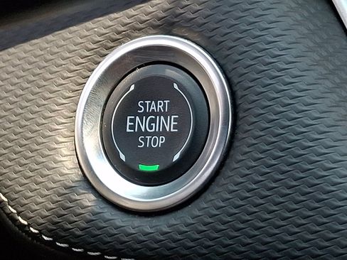 Used 2025 Chevrolet Equinox LT FWD image 24