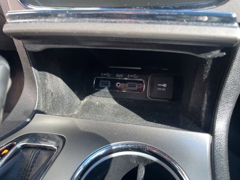 Used 2018 Jeep Grand Cherokee Limited AWD/4WD image 18
