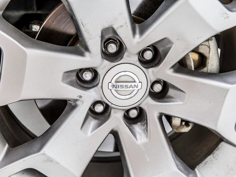 Used 2019 Nissan Frontier SL RWD image 40
