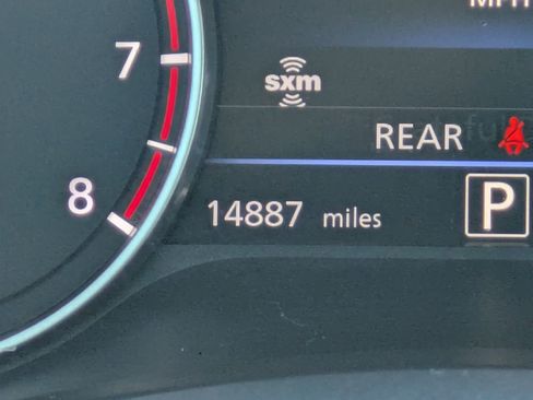 Used 2024 Nissan Sentra SR w/ SR Premium Package image 11