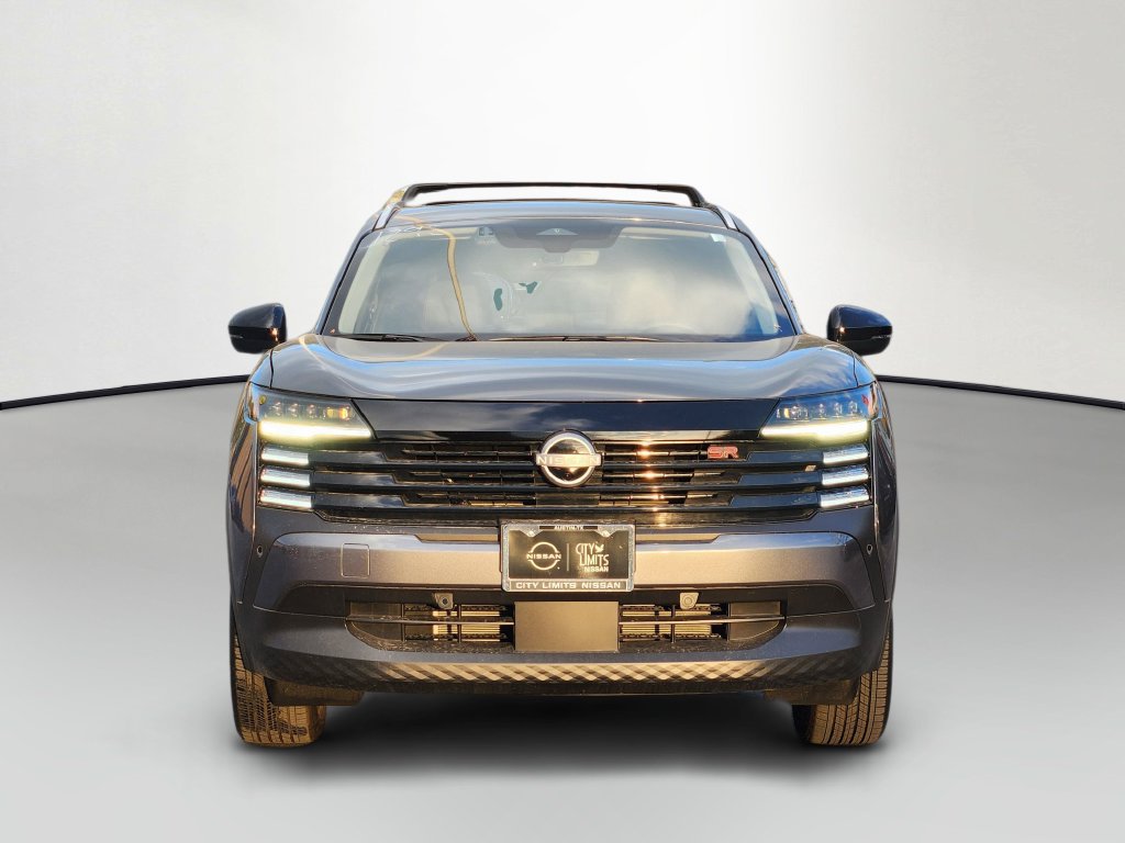 Used 2026 Nissan Kicks SR w/ SR Premium Package FWD image 2