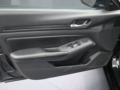 Used 2024 Nissan Altima 2.5 SV image 26