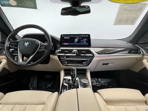 Certified 2023 BMW 530i w/ Premium Package RWD image 10