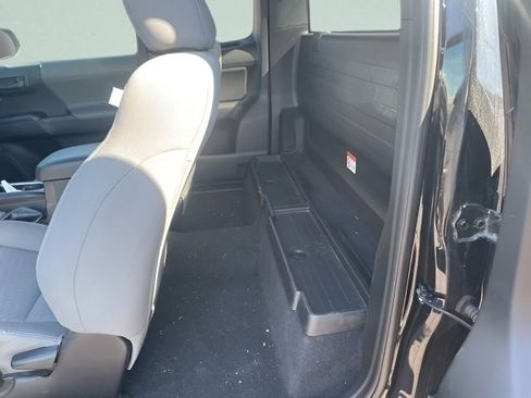 Used 2020 Toyota Tacoma SR image 12