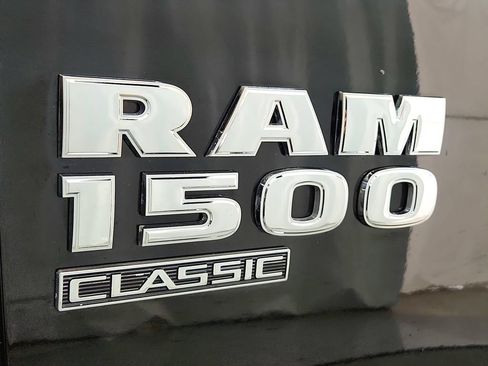 Used 2019 RAM 1500 Classic SLT AWD/4WD image 29