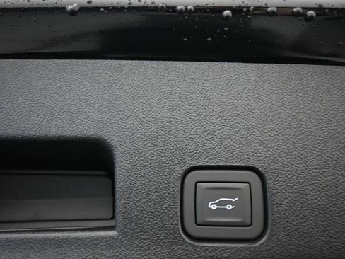 New 2026 Chevrolet Traverse LT w/ Enhanced Driving Package FWD image 9