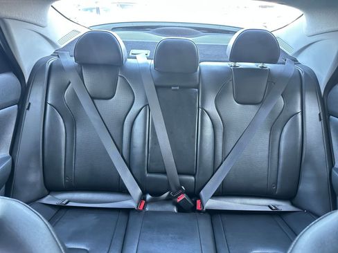 Used 2025 Hyundai Elantra Limited image 40