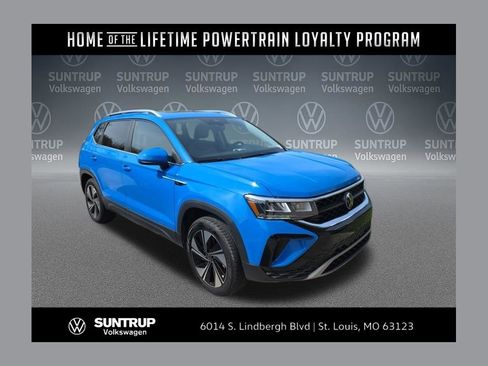 Used 2024 Volkswagen Taos SE w/ Panoramic Sunroof Package image 1
