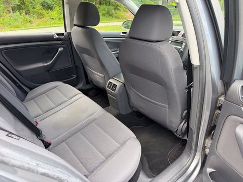 Used 2007 Volkswagen Rabbit 4-Door FWD image 23