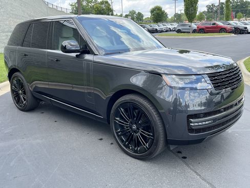 Certified 2025 Land Rover Range Rover SE AWD/4WD image 9