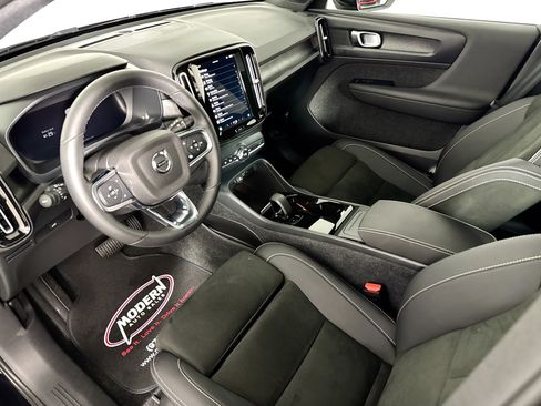 Used 2023 Volvo XC40 Recharge Plus AWD/4WD image 8