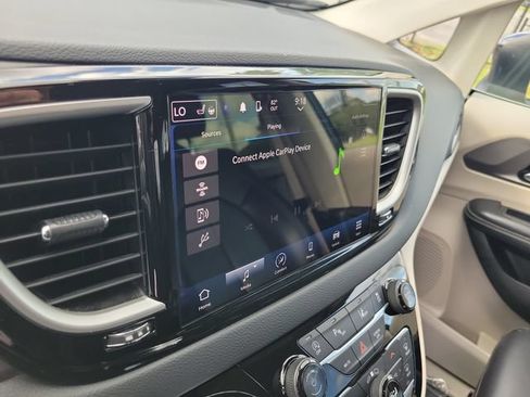 Used 2023 Chrysler Pacifica Touring-L FWD image 27