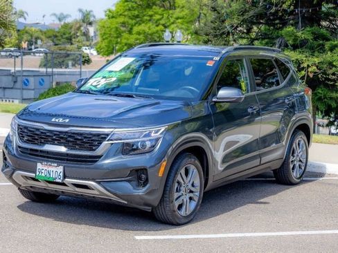 Used 2023 Kia Seltos S image 3
