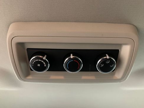 Used 2019 Dodge Journey SE w/ Premium Group image 20