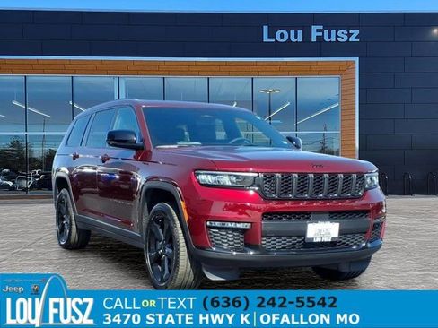 Used 2024 Jeep Grand Cherokee L Limited w/ Black Appearance Package AWD/4WD image 1