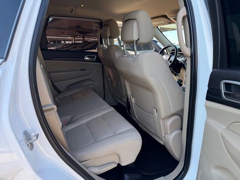 Used 2020 Jeep Grand Cherokee Laredo image 17