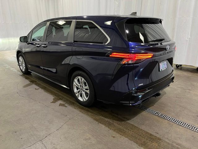 Certified 2021 Toyota Sienna XSE AWD/4WD image 6