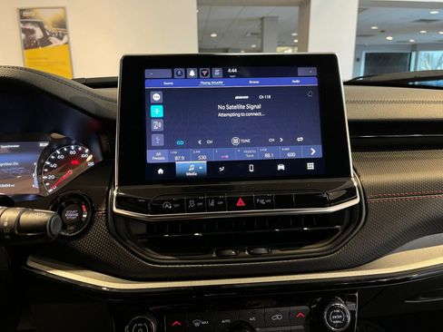 Used 2025 Jeep Compass Trailhawk image 20