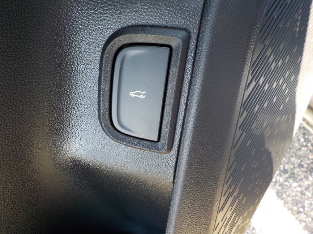 New 2027 GMC Terrain AT4 w/ Convenience Package III AWD/4WD image 13