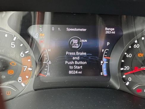Used 2023 Jeep Compass Latitude AWD/4WD image 3