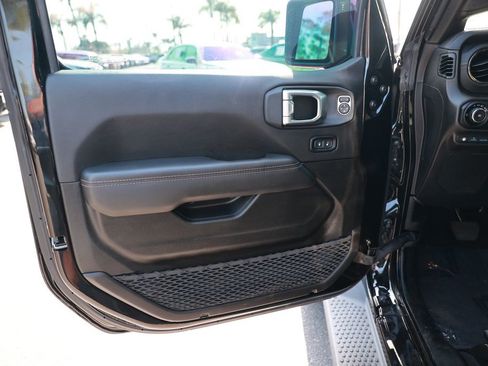 Used 2023 Jeep Wrangler Unlimited Sahara AWD/4WD image 18