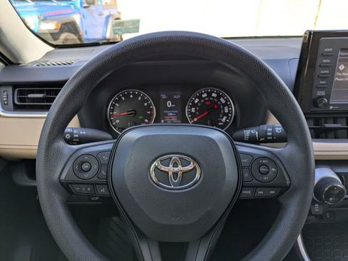 Used 2022 Toyota RAV4 XLE w/ Convenience Package image 29