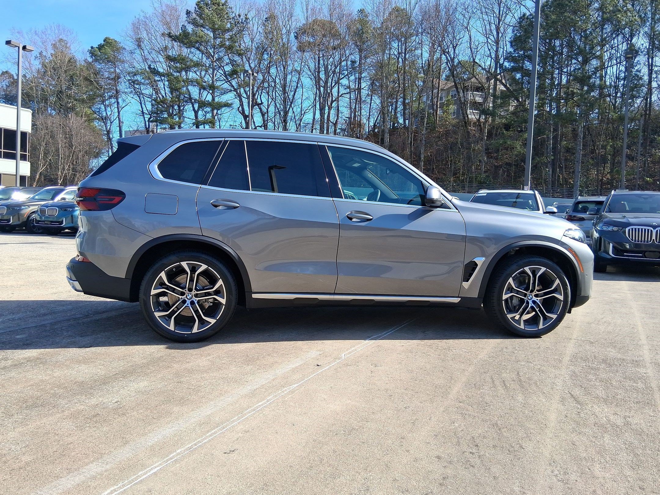 Used 2026 BMW X5 xDrive40i w/ Premium Package AWD/4WD image 8