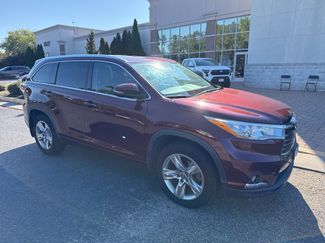 Used 2016 Toyota Highlander XLE image 1