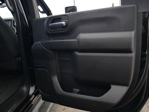 Used 2023 Chevrolet Silverado 2500 Custom w/ Custom Value Package image 33